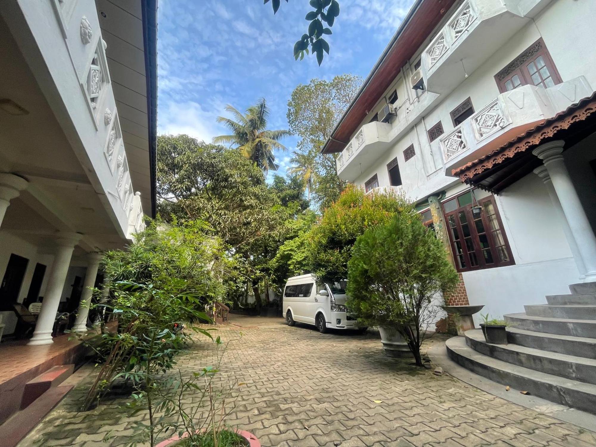 Serendipity Beach Unawatuna Eksteriør billede